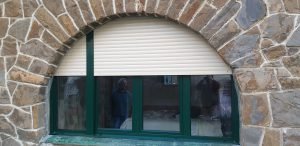 Ventana Redonda hecha Cuadrada 