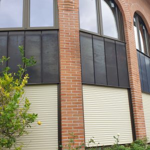 Ventanas redondas echas cuadradas